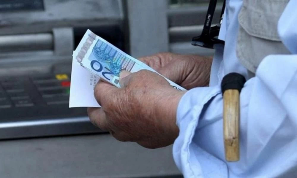 Συντάξεις: Πάνω από 300.000 οι εκκρεμείς αιτήσεις
